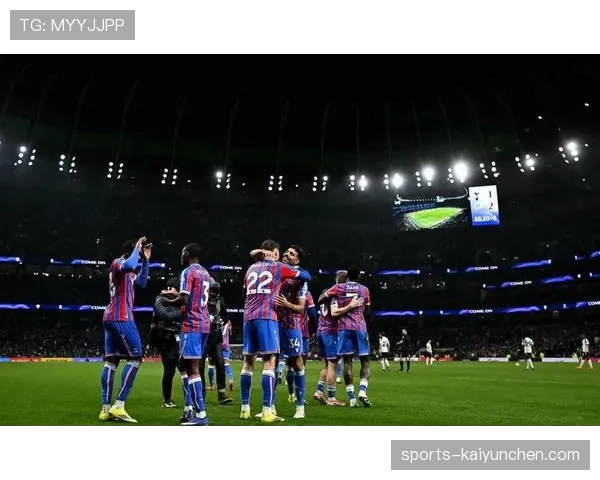 热刺防线危机全面爆发：战术短板导致争冠前景堪忧！