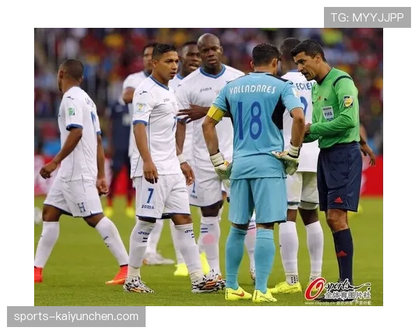 门将犯规判罚细节拆解，这些情况下裁判为什么频繁吹哨？